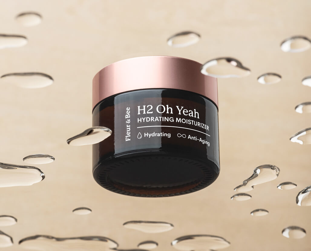 hydrating moisturizer and water drops