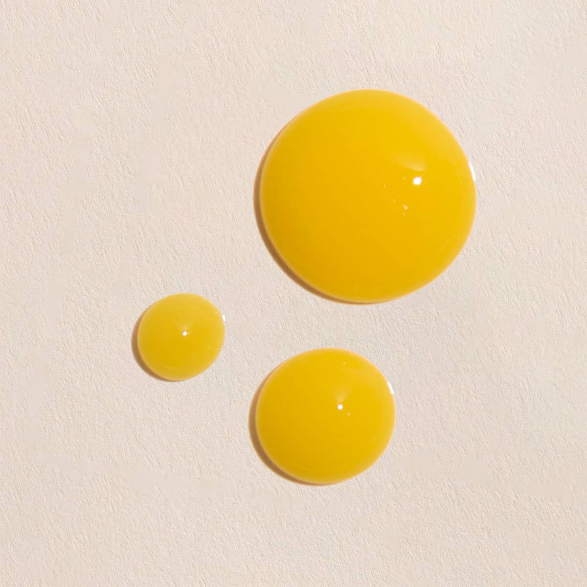 Texture of Fleur & Bee’s natural hydrating serum
