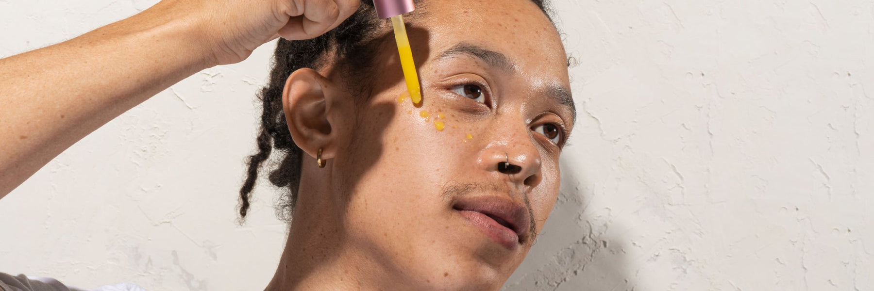 How To Moisturize the Skin