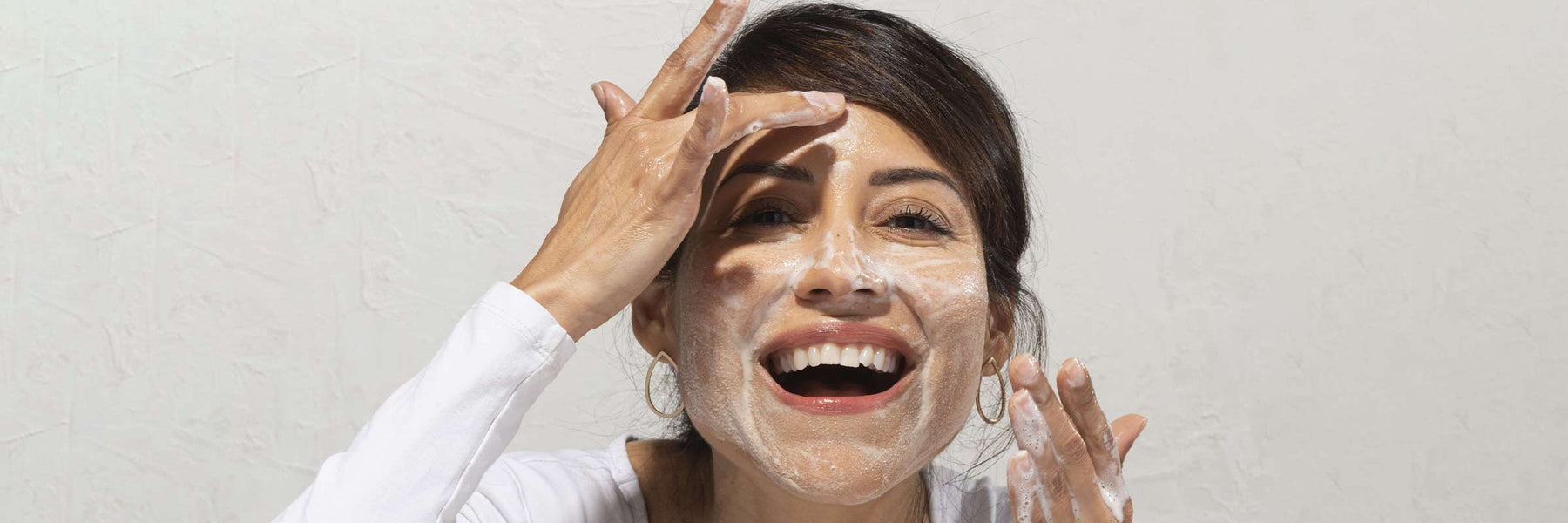 6 Best Gentle Facial Cleansers